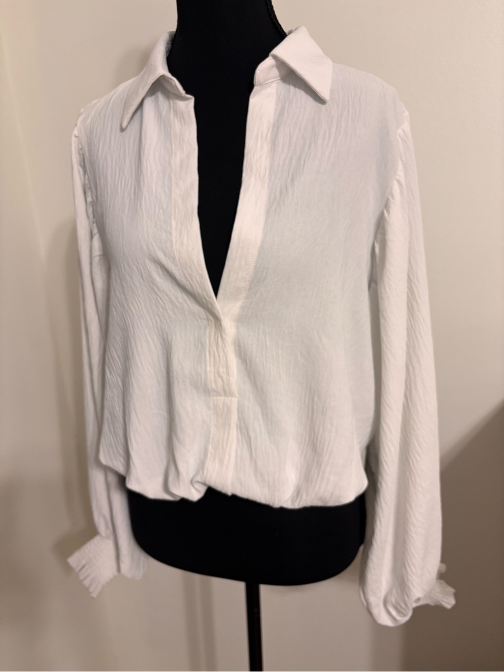 A.Calin by Flying Tomato women’s size S White Peasant Blouse Pirate billow sleev